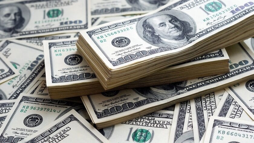 Dollar slips as yields dive on recovery worries Dollar slips as yields dive on recovery worries