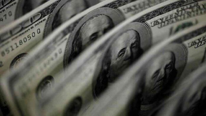 FOREX Traders See US Dollar Recovered after Early Plunge