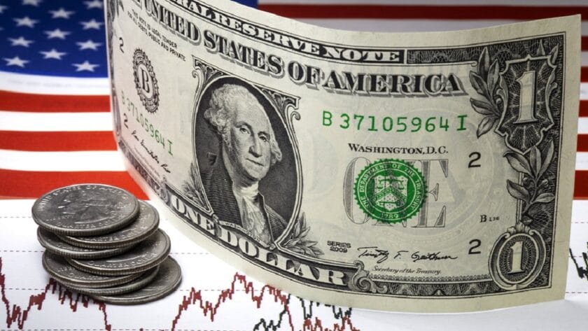 U.S. Dollar Firms After Fed Policy Minutes