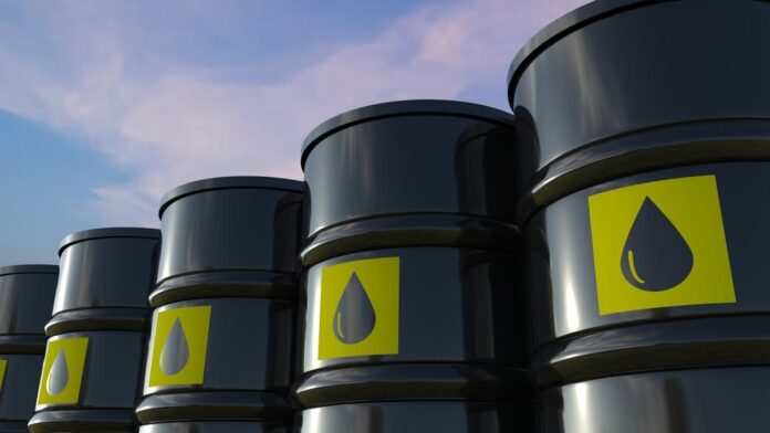 Oil Prices Inch Higher over Supply Concerns