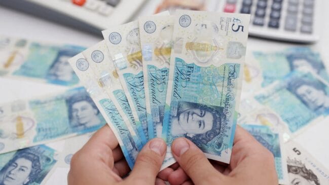 Sterling Sinks Deep against US Dollar on BoE Statement