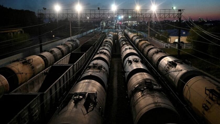 Oil Swings on OPEC 2Mbpd Production Cut US Crude Rises