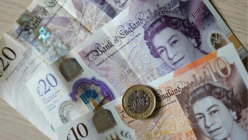 Sterling Rises as Rishi Sunak Becomes UK PM