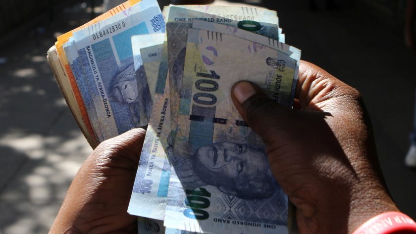 Nigerian Banks Face Credit Risks from Regional Expansion