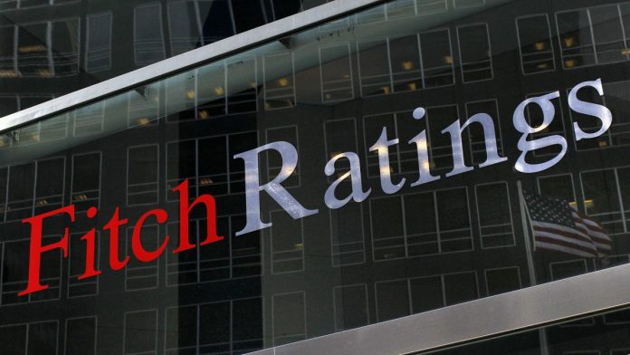 Fitch Downgrades Egypt to 'B' with Negative Outlook