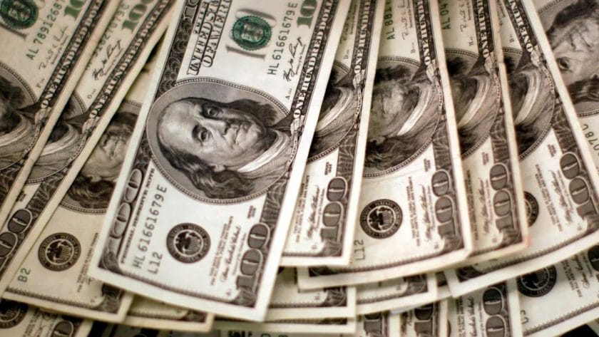 Gold Pops as Weak Treasury Yields Offset Dollar Strength