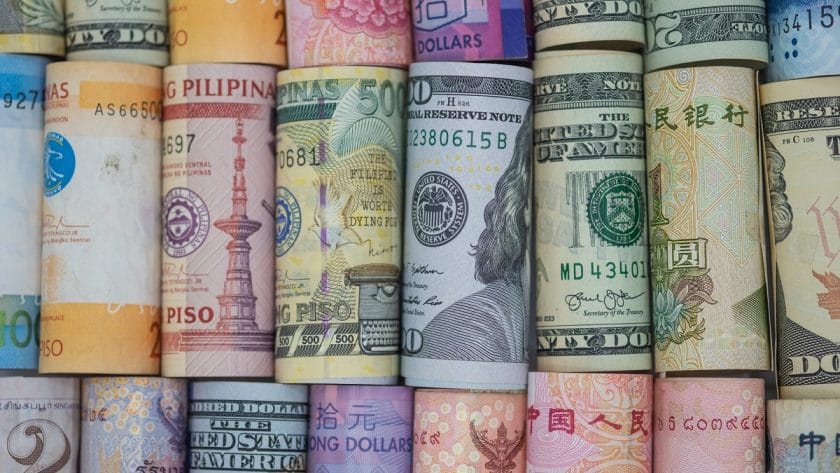 Naira Slumps Amidst Large Decline in FX Trading Activity