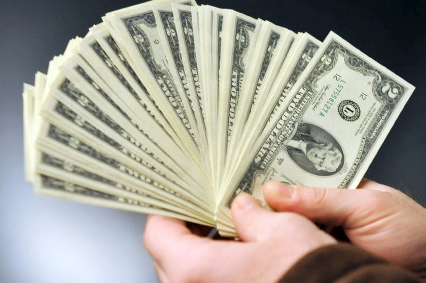 US Dollar Rises Ahead of Employment Report