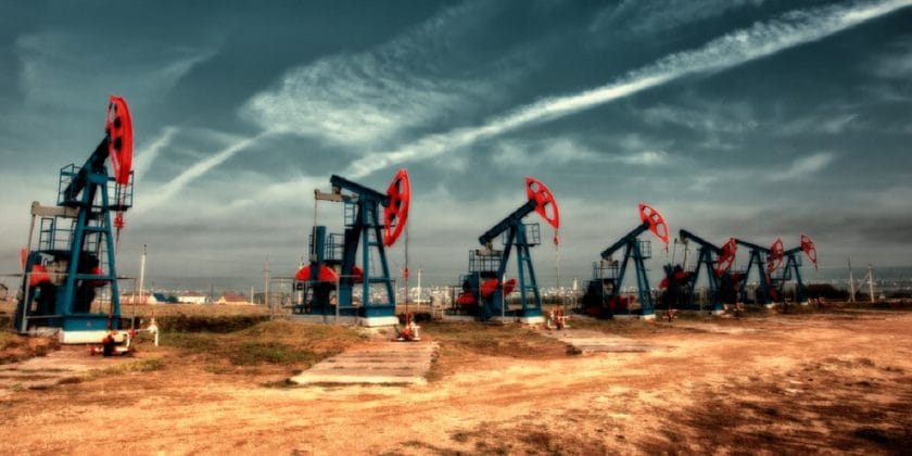 Oil Climbs as Geopolitical Risks Worsen Oil Climbs as Geopolitical Risks Worsen