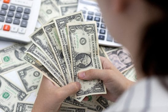 US Dollar Falls, Eurozone Economy Slips to Recession 1 US Dollar Falls, Eurozone Economy Slips to Recession