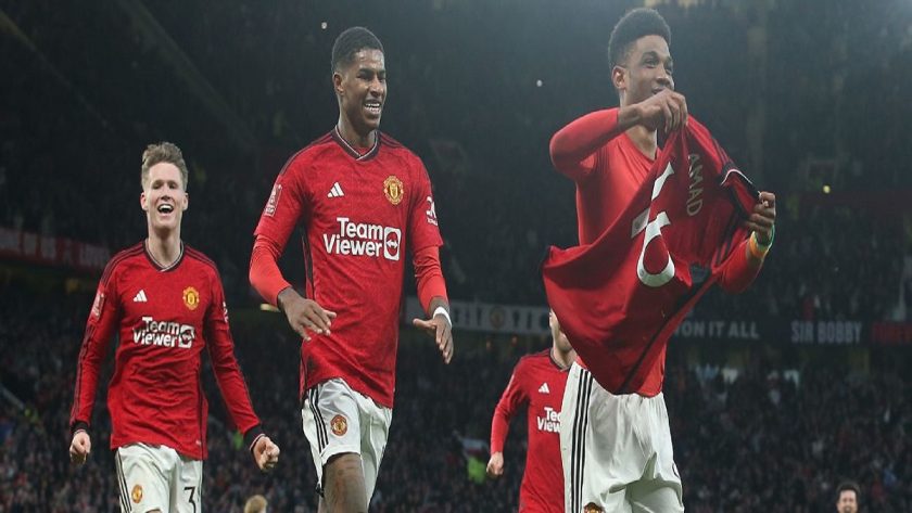 Manchester United Defeated Liverpool 4-3 To Keep Trophy Dreams Alive