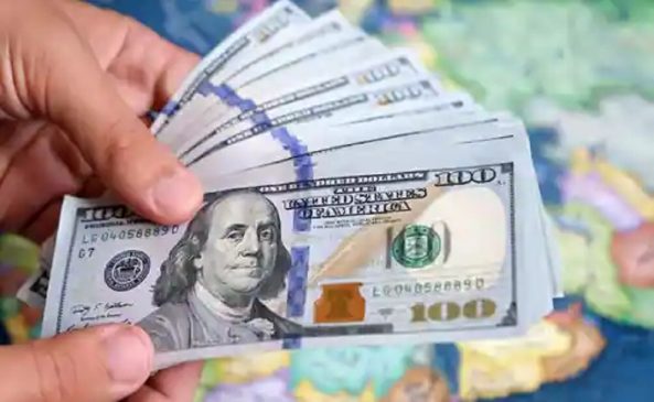US Dollar Falls Against Sterling, Euro Ahead of Fed Appearances 1 US Dollar Falls Against Sterling, Euro Ahead of Fed Appearances