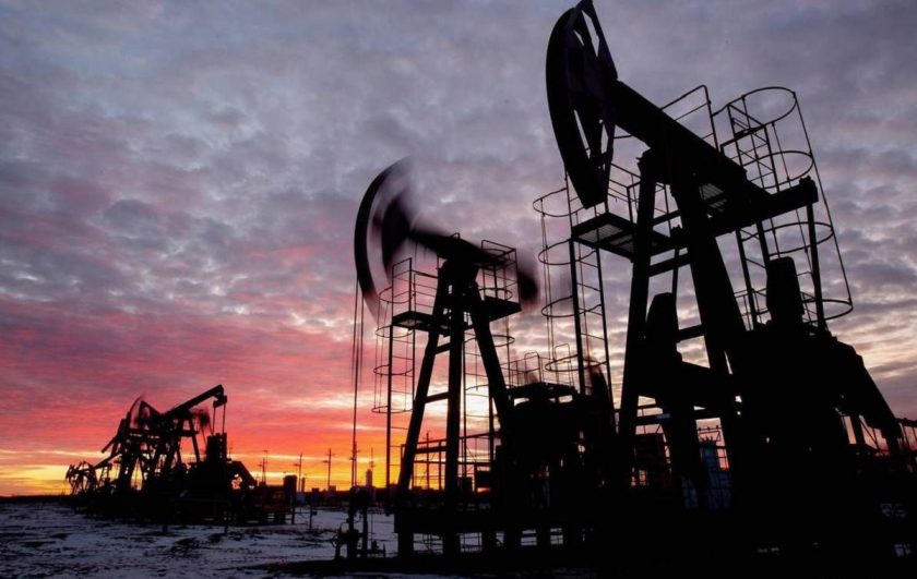 Oil Climbs as Saudi Hikes Price for Asia, Europe