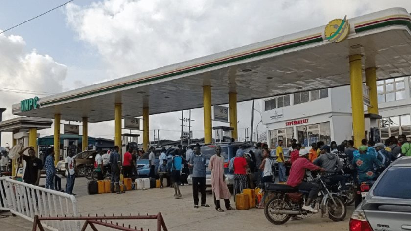 Fuel Queues Resurface In Lagos Amid Filling Stations’ Stock Shortage Fuel Queues Resurface In Lagos Amid Filling Stations’ Stock Shortage