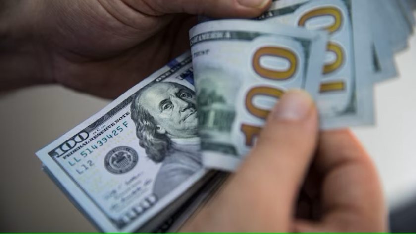Us Dollar Falls Against Eur, Gbp Ahead Of Fomc Minutes
