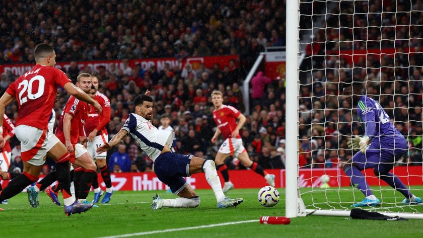 Tottenham Hotspur Romp To 3-0 Win Over 10-Man Manchester United