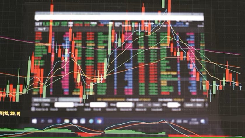 Investors See Intraday Loss As Banks, Oil Stocks Plunge