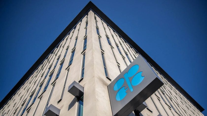 OPEC Slashes Global Demand Forecast as Daily Output Falls