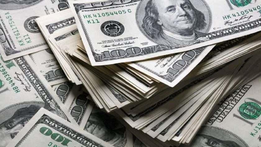 US Dollar Falls Against Major Currencies