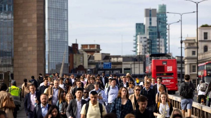 UK Employment Falls at Faster Rate in July – PMI UK Employment Falls at Faster Rate in July – PMI
