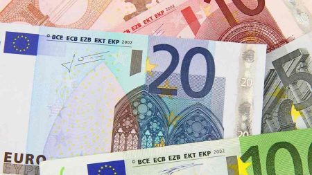 Euro Climbs Against U.S Dollar, ECB Keeps Rates Steady