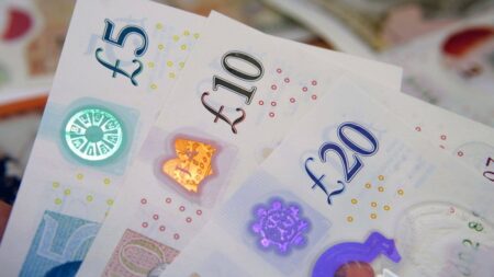 GBPUSD Climbs as U.S. Threatens UK, EU over Greenland
