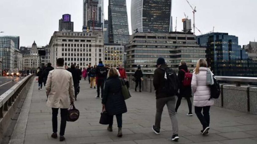 Fitch Affirms UK at 'AA-' with Stable Outlook