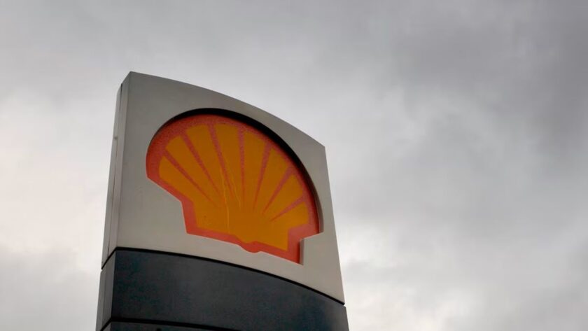 Fitch Rates Shell Petroleum B.v. 'Aa-' With Stable Outlook