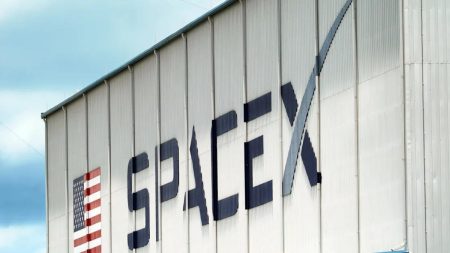 Elon Musk's SpaceX Plans for Biggest IPO in History to Shake Wall Street