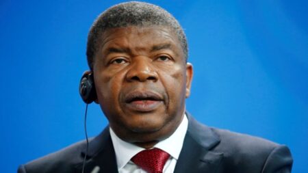 Fitch Affirms Angola at 'B-' with Stable Outlook