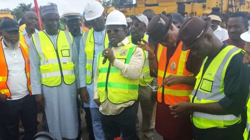 Abuja-Lokoja Road: Umahi Issues 72-Hour Ultimatum to Contractors