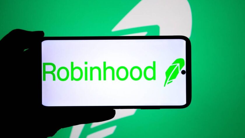 Apple Tokenised Stock Climbs as Demand Surges on Robinhood Chain