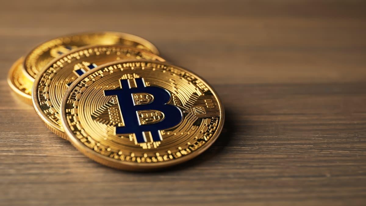 Bitcoin Price Declines As Holders Move $15bn BTC To Safety